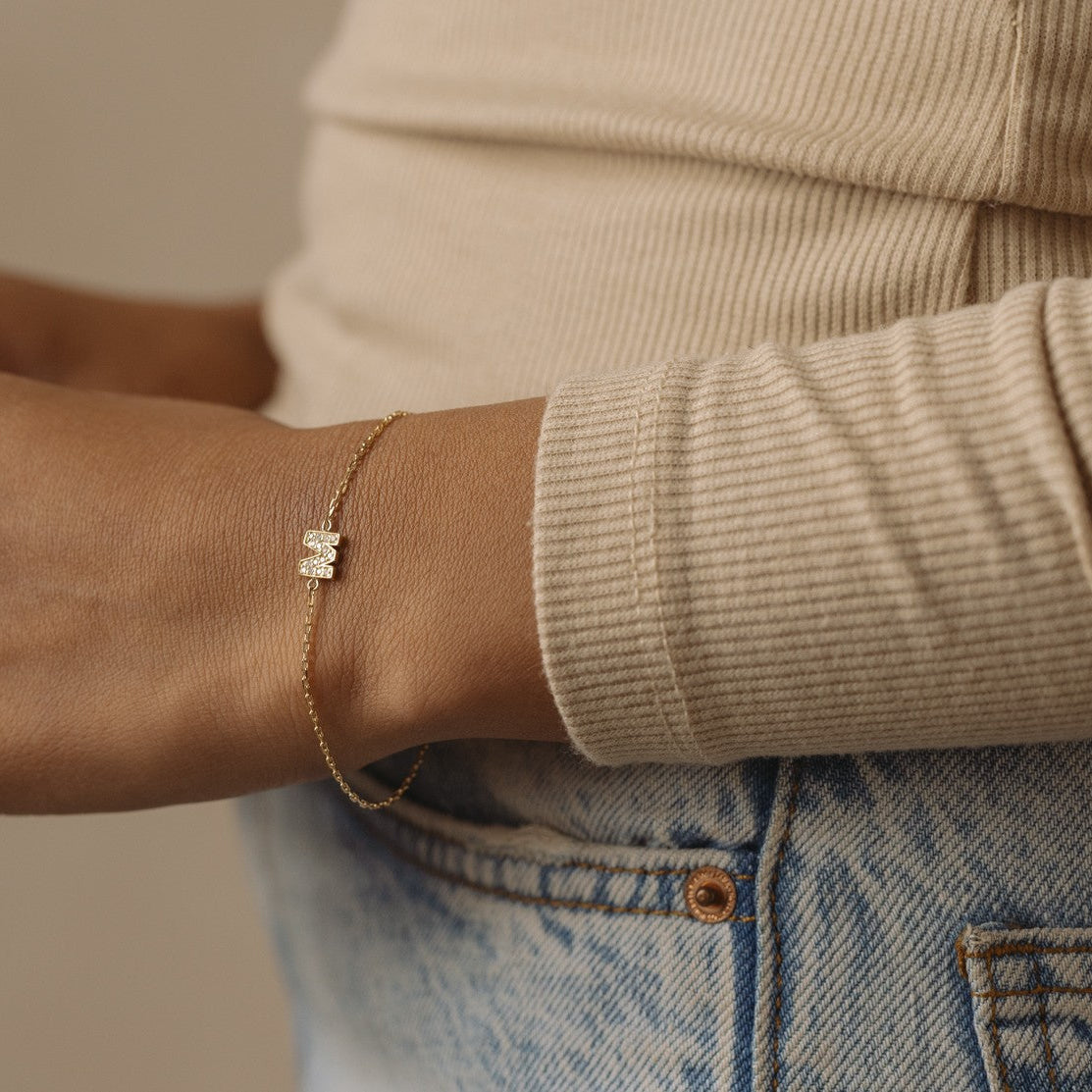 Initial Diamond Gold Bracelet -M -O