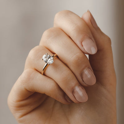 Oval diamond engagement rings